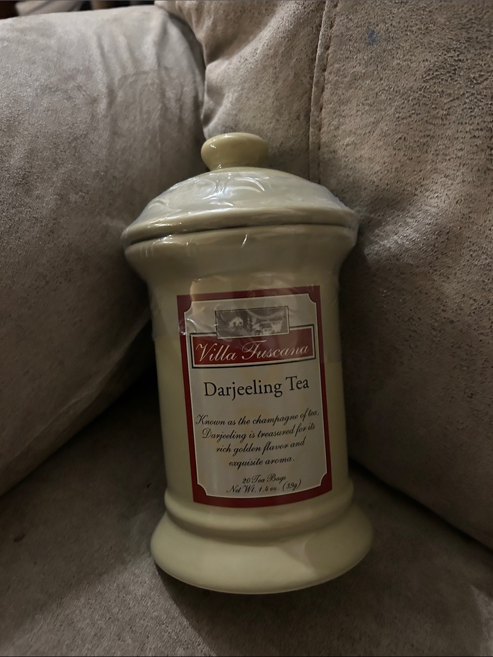 NWT Villa Tuscana Darjeeling Tea Ceramic Canister Factory Sealed